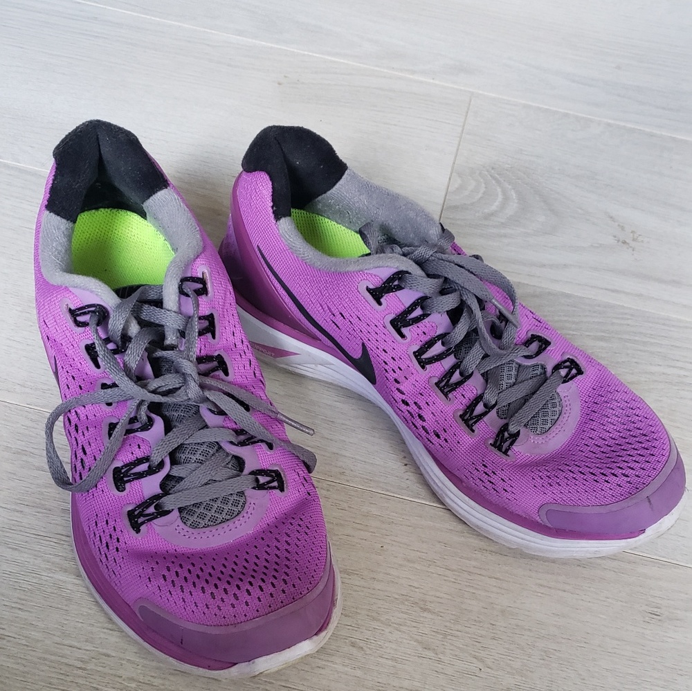 Nike Plus Size 7 Purple running Sneakers